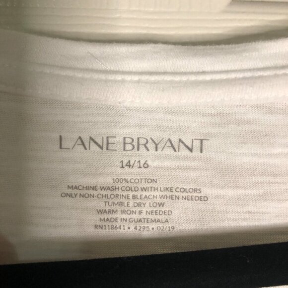 Lane Bryant white cinched side v-neck cotton tee size 14/16 - Picture 3 of 4
